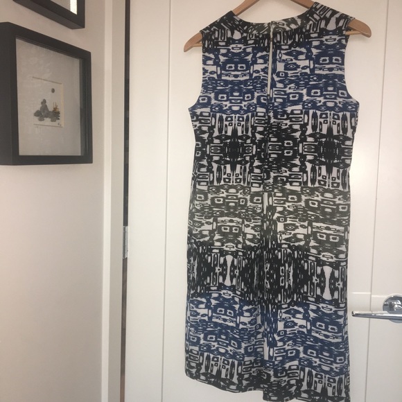 Shift print dress with pockets - Picture 2 of 4